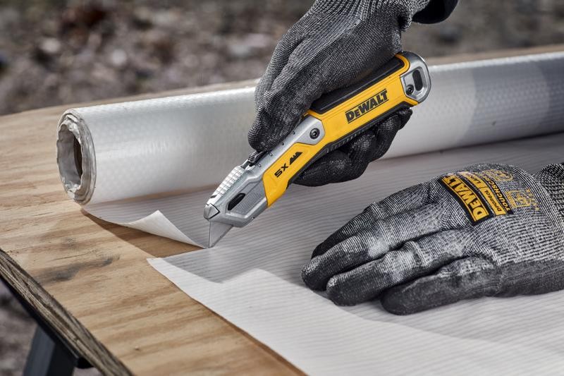 DeWalt 5-7/8 Retractable Utility Knife