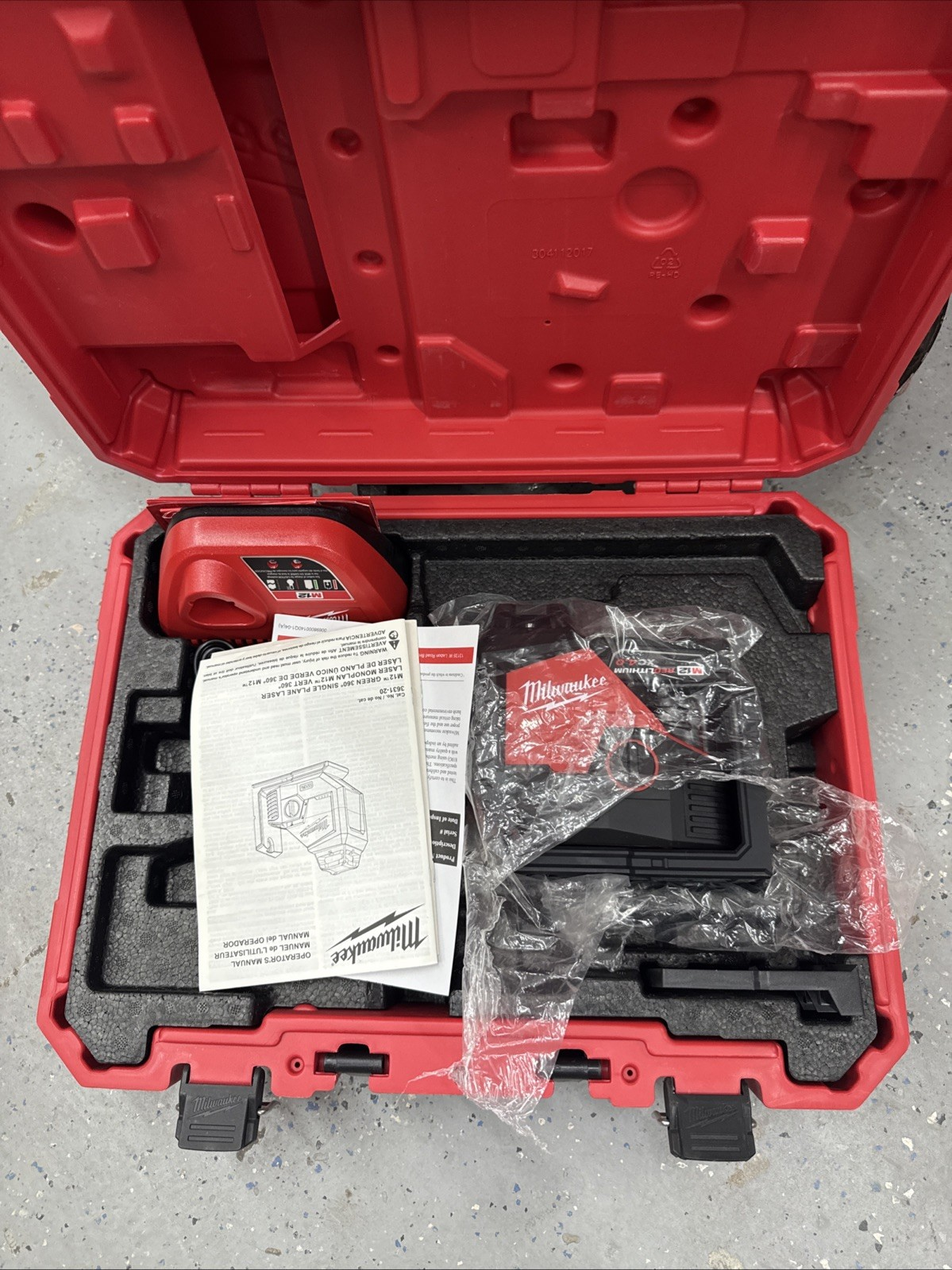 milwaukee-3631-21-m12-12v-green-360-degree-single-plane-laser-level-kit-3631-21-milwaukee