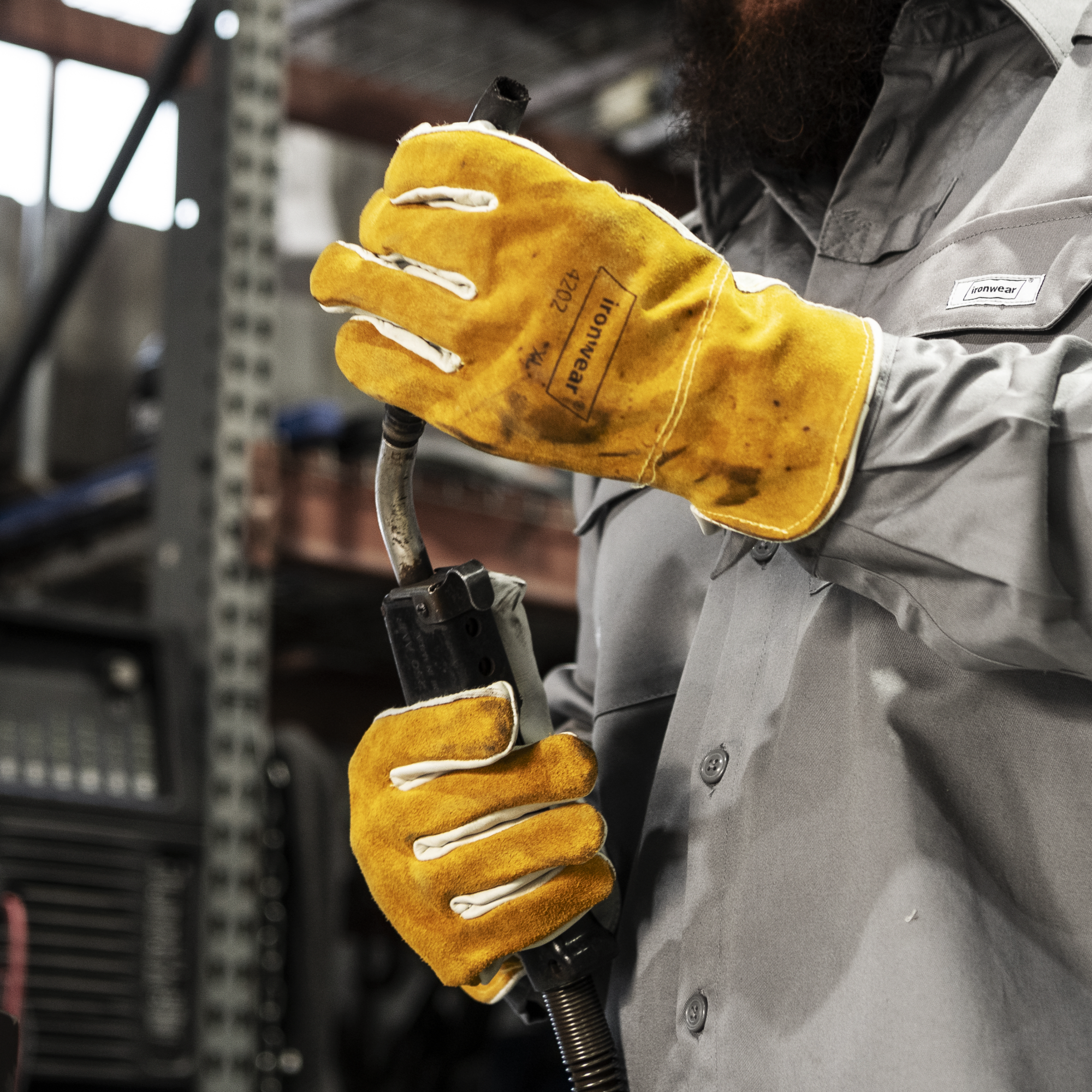 cow-grain-leather-palm-welding-gloves-w-split-back-4202-00-xs-ironwear
