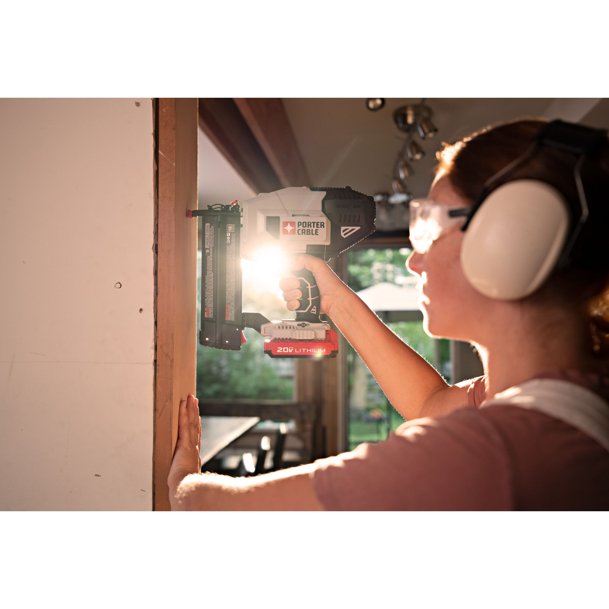 20V MAX* 18 Ga. Cordless Brad Nailer Kit